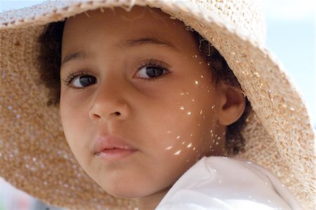 simsearch:632-08331454,k - Little girl wearing sun hat, portrait Stock Photo - Premium Royalty-Free, Code: 632-05760686