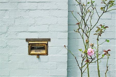 Mail slot Stock Photo - Premium Royalty-Free, Code: 632-05760729