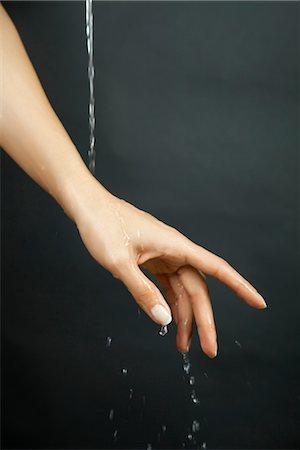 drop in water - Hand under running water Stock Photo - Premium Royalty-Free, Code: 632-05816191