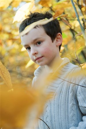 simsearch:632-06118920,k - Boy in nature in autumn Foto de stock - Sin royalties Premium, Código: 632-05816478