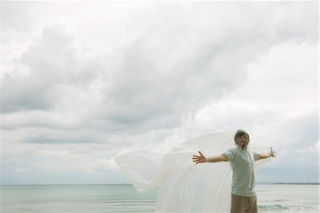 emballé - Homme pris au piège en plastique Photographie de stock - Premium Libres de Droits, Code: 632-05817129