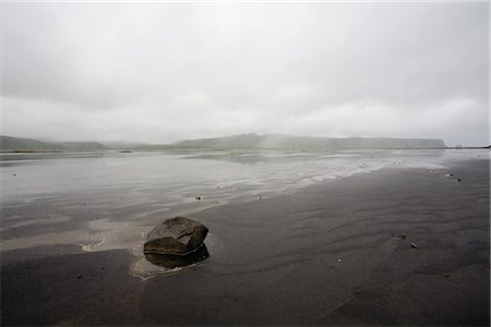 Black sand beach, Dyrhólaey peninsula, Iceland Foto de stock - Sin royalties Premium, Código: 632-05845111