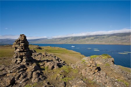simsearch:632-05845010,k - Iceland, scenic view with aquafarm visible in distance Foto de stock - Sin royalties Premium, Código: 632-05845233