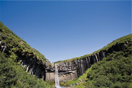 svartifoss waterfall - Svartifoss waterfall and basalt columns, Skaftafell National Park, Iceland Foto de stock - Sin royalties Premium, Código: 632-05845471