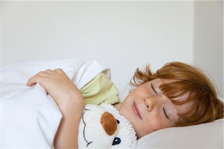 redhead boy - Boy sleeping in bed Stock Photo - Premium Royalty-Free, Code: 632-05991239