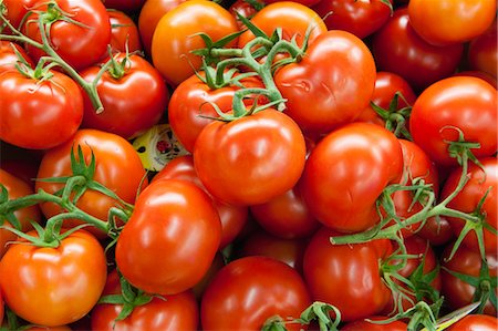 Fresh vine tomatoes Stock Photo - Premium Royalty-Free, Code: 632-05991352