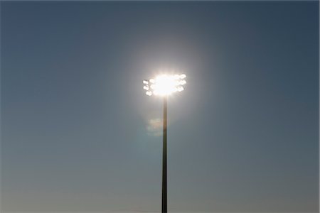 flood light - Illuminated floodlights Foto de stock - Sin royalties Premium, Código: 632-05991455