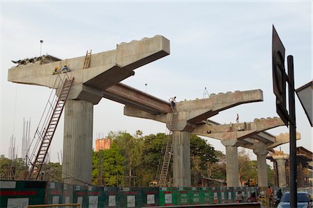 Elevated road under construction Foto de stock - Royalty Free Premium, Número: 632-05991608