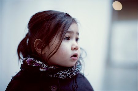 simsearch:632-05845591,k - Little girl looking away in thought Stock Photo - Premium Royalty-Free, Code: 632-05991695