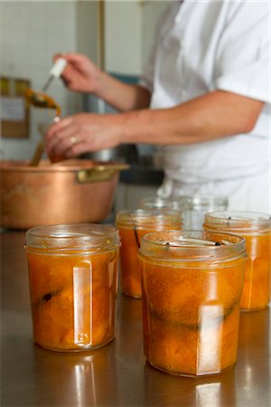 Making plum jam Foto de stock - Sin royalties Premium, Código: 632-05991740