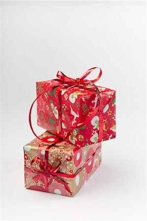 Festively wrapped Christmas gifts Stock Photo - Premium Royalty-Free, Code: 632-05991937