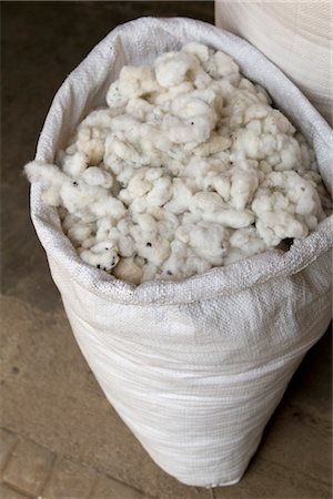 fluffed - Bag of cotton Stock Photo - Premium Royalty-Free, Code: 632-05992123