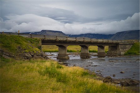 roche volcanique - Iceland, bridge over stream Foto de stock - Sin royalties Premium, Código: 632-06029592