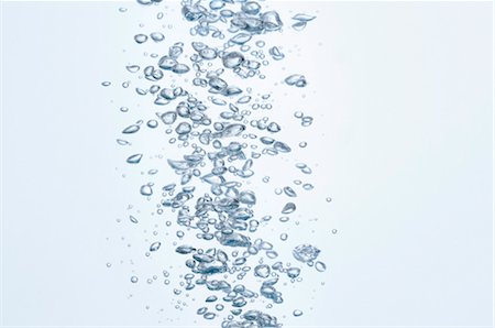 sparkling water - Bulles d'air dans l'eau Photographie de stock - Premium Libres de Droits, Code: 632-06029639