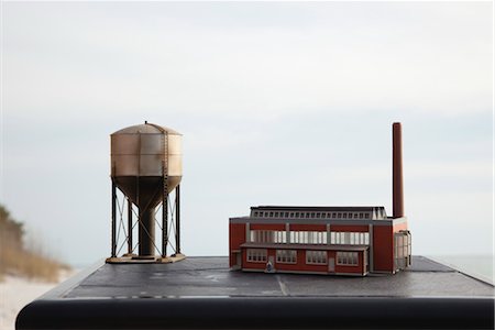 Model factory and water tower Foto de stock - Sin royalties Premium, Código: 632-06029760