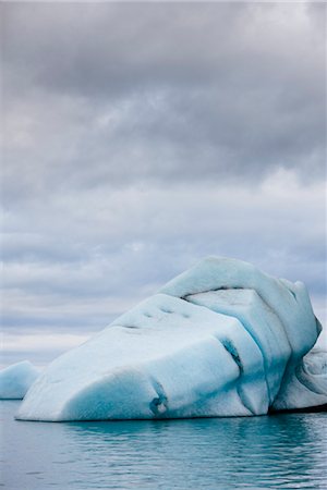 Iceberg in Jokulsarlon glacial lagoon, Iceland Foto de stock - Sin royalties Premium, Código: 632-06029916