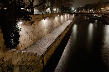 street lamps night - Seine river by night, Paris, France Stock Photo - Premium Royalty-Free, Code: 632-06118119