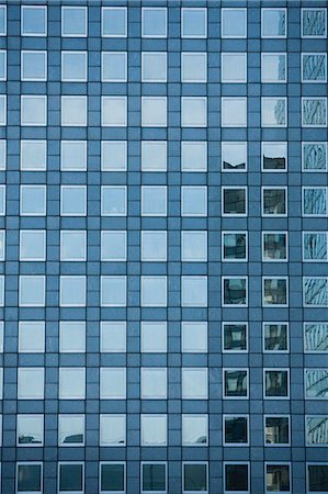 reflective backgrounds - Building facade, full frame Stock Photo - Premium Royalty-Free, Code: 632-06118289