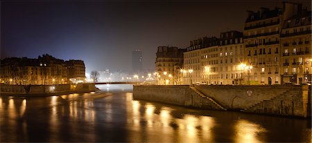 sena - France, Paris, Seine River at night Foto de stock - Sin royalties Premium, Código: 632-06118773
