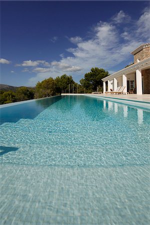refracción - Resort swimming pool Foto de stock - Sin royalties Premium, Código: 632-06118897