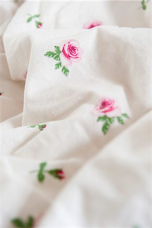 Floral patterned fabric, close-up Stock Photo - Premium Royalty-Free, Code: 632-06317286