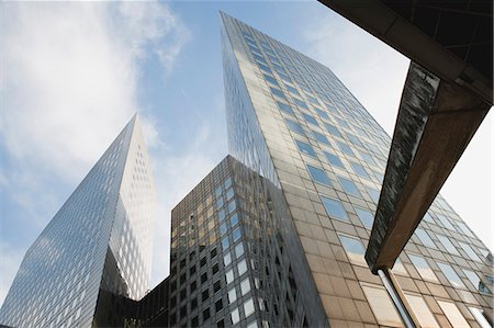 Façade d'immeubles de bureaux modernes, vue d'angle faible Photographie de stock - Premium Libres de Droits, Code: 632-06317359