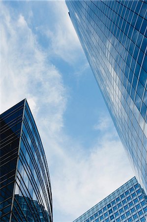 Modern office buildings, low angle view Foto de stock - Sin royalties Premium, Código: 632-06317498