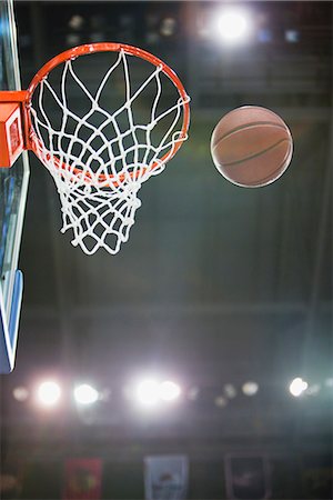 stadium lights not person - Basketball and hoop Foto de stock - Sin royalties Premium, Código: 632-06317721