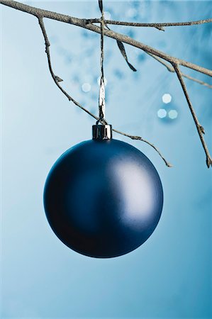 simsearch:632-06354232,k - Christmas bauble Stock Photo - Premium Royalty-Free, Code: 632-06354138