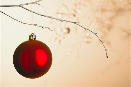 red decoration - Christmas bauble Stock Photo - Premium Royalty-Free, Code: 632-06354232