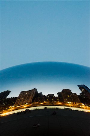Reflections on the American building cloud gate Stock Photo - Premium Royalty-Free, Code: 632-06404755