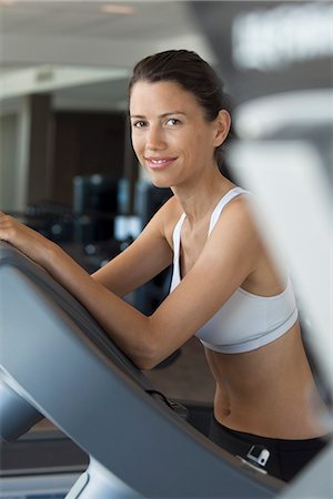 simsearch:632-08545978,k - Woman exercising in health club, portrait Stock Photo - Premium Royalty-Free, Code: 632-07809587