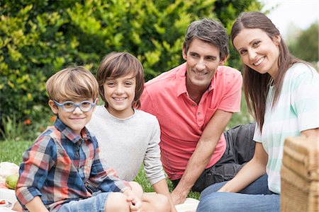 simsearch:632-03516970,k - Family on vacation together, portrait Stock Photo - Premium Royalty-Free, Code: 632-08001708