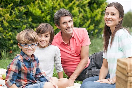 simsearch:632-03516970,k - Family at park together, portrait Stock Photo - Premium Royalty-Free, Code: 632-08001709