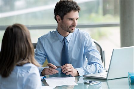 employeur - Insurance agent meeting with prospective customer Stock Photo - Premium Royalty-Free, Code: 632-08227585