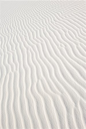 simsearch:614-02985457,k - Rippled white sand, full frame Stock Photo - Premium Royalty-Free, Code: 632-08698396