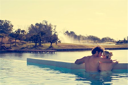 romantic backside - Couple enjoying romantic vacation at resort Photographie de stock - Premium Libres de Droits, Code: 632-08886533