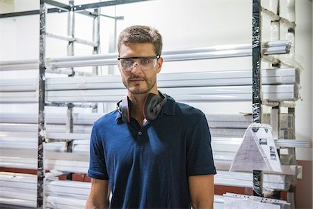 Factory worker, portrait Stockbilder - Premium RF Lizenzfrei, Bildnummer: 632-08993644