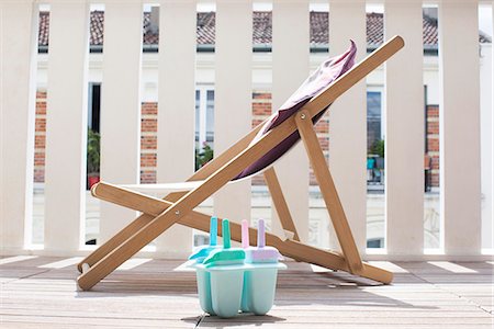 Deckchair and popsicles Photographie de stock - Premium Libres de Droits, Code: 632-09039730
