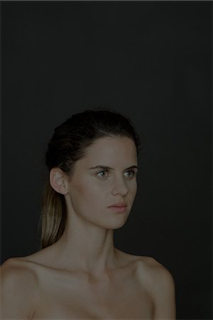 female collar bone photo - Young woman with bare shoulders, portrait Stock Photo - Premium Royalty-Free, Code: 632-09039982
