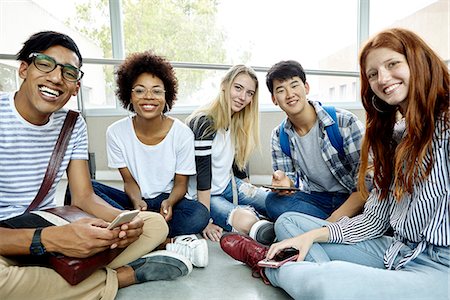 simsearch:632-09158044,k - Classmates hanging out together, portrait Stock Photo - Premium Royalty-Free, Code: 632-09158039