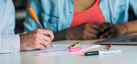 pen two hands - Business people working in office Stock Photo - Premium Royalty-Free, Code: 632-09254647