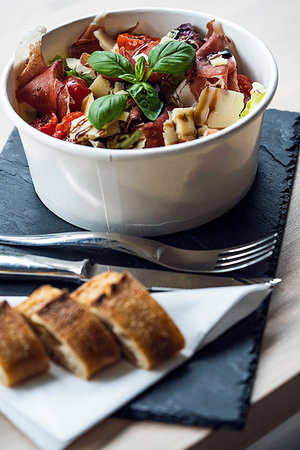 Close-up of meat salad Fotografie stock - Premium Royalty-Free, Codice: 632-09272943