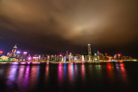 simsearch:649-08145403,k - Hong Kong financial district at night Foto de stock - Sin royalties Premium, Código: 632-09273085