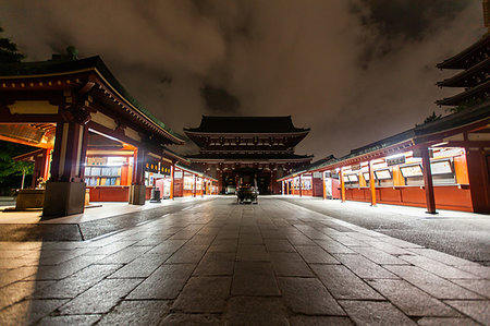 simsearch:400-04794378,k - AsakUSA Kannon Temple at dusk Foto de stock - Royalty Free Premium, Número: 632-09273095
