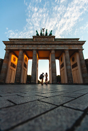 simsearch:632-03779469,k - Brandenburg Gate at sunset Photographie de stock - Premium Libres de Droits, Code: 632-09273105