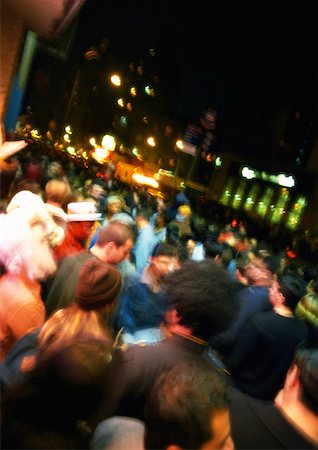 Crowded street at night, blurred Stock Photo - Premium Royalty-Free, Code: 632-01136975