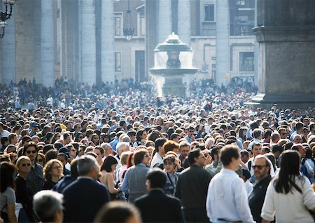 simsearch:695-03380830,k - Italy, Rome, crowd in St. Peter's Square, high angle view, blurred Foto de stock - Sin royalties Premium, Código: 632-01137164