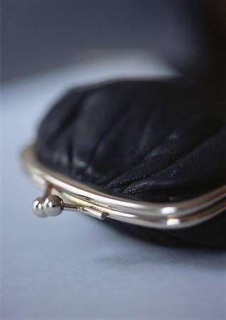 simsearch:695-03386967,k - Coin purse, close-up Stock Photo - Premium Royalty-Free, Code: 632-01147167
