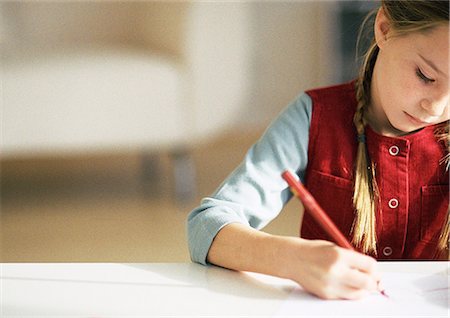 simsearch:632-03501053,k - Young girl drawing, close up Stock Photo - Premium Royalty-Free, Code: 632-01148454